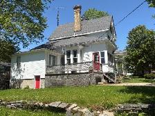 1900's Victorian Home - Photo 10