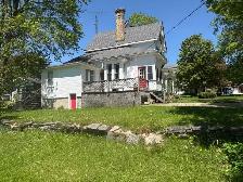 1900's Victorian Home - Photo 11