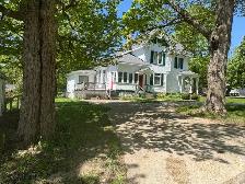 1900's Victorian Home - Photo 14