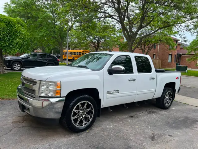 2013  Chevy Silverado IN GREAT SHAPE
