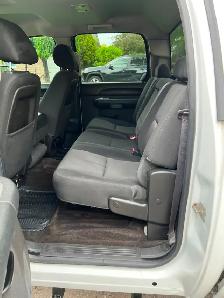 2013  Chevy Silverado IN GREAT SHAPE - Photo 8