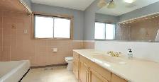 Room - Upstairs - FEMALE only - Mohawk - St-Jo Hosp - NOW - Photo 4