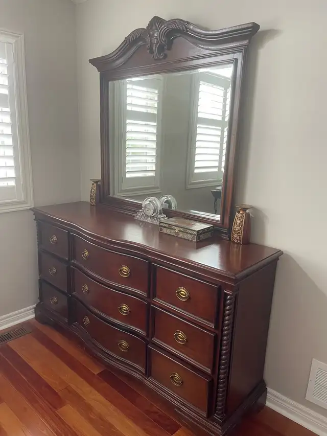 Queen Bedroom Set
