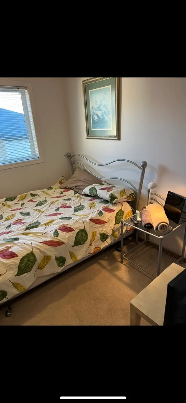 Upstairs, Quiet Room for Rent: clean, modern
