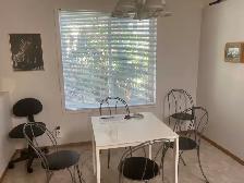 Upstairs, Quiet Room for Rent: clean, modern - Photo 9