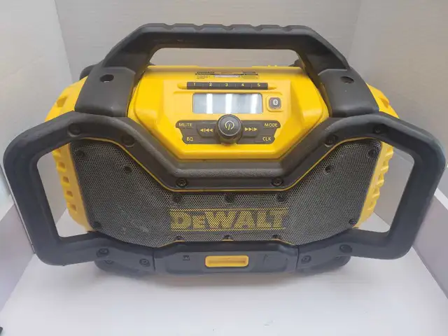 Dewalt DCR025 20v Bluetooth Jobsite Radio Charger Speaker