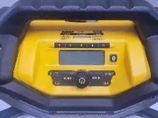 Dewalt DCR025 20v Bluetooth Jobsite Radio Charger Speaker - Photo 2