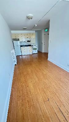 Queen w Spadina,$1599 utils inc,1br,over shop, Immed,July or Aug - Photo 4