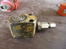 Hydraulic Cylinders - Photo 3