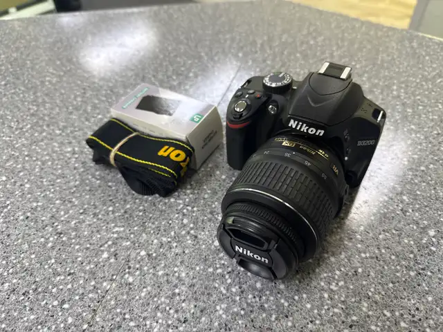 Nikon D3200 24MP DSLR 18-55MM Lens