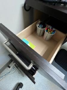 Desk & Cabinet - Photo 4