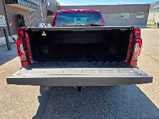 2018 GMC Sierra 1500 SLT / 6.2L ! / 4X4 / Z71 PACKAGE Crew Cab - Photo 9