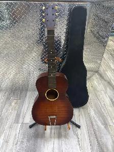 Harmony H900 Paelor Guitar 1930s