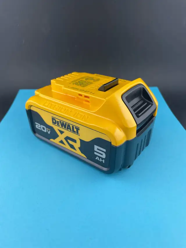 Dewalt 5AH XR Battery Like New