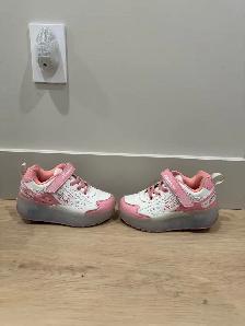 Cute girls Heelys, Boots, Purse