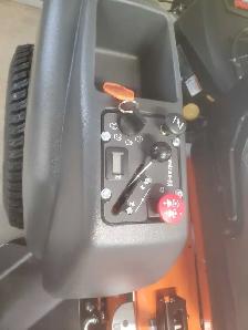 HUSQVARNA MZ61 SPECIAL EDITION ZERO TURN - Photo 6