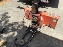 KUBOTA 4 foot BELTDRVEN SNOWBLOWER - Photo 2
