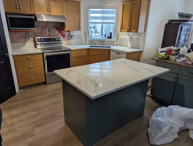 Granite & Quartz Countertops on sale!