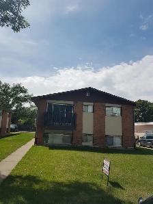 1 bedroom unit - Located in Crestwood