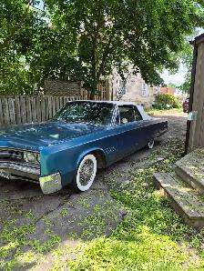 Chrysler 300 Convertible - Photo 2