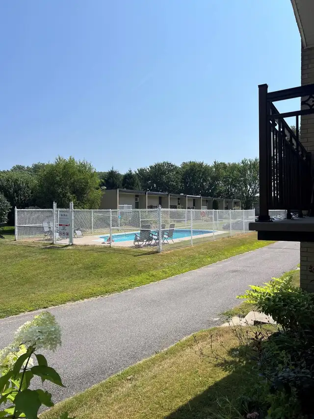 Grand condo style maison de ville à Trois-Rivières