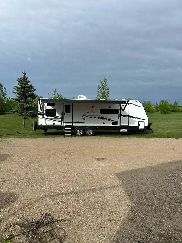 2022 East To West Alta Camper 2800 BKH