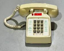 Vintage WHITE Push-Button Desk Telephone (Circa 1970s) - Photo 2