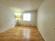 2 bedroom apartment in Kitchener downtown $1550 all inclusive - Photo 8