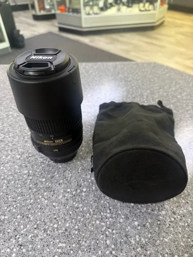 Nikon 50-300 AF-S DX ED VR Lens 4.5-5.6G With Pouch