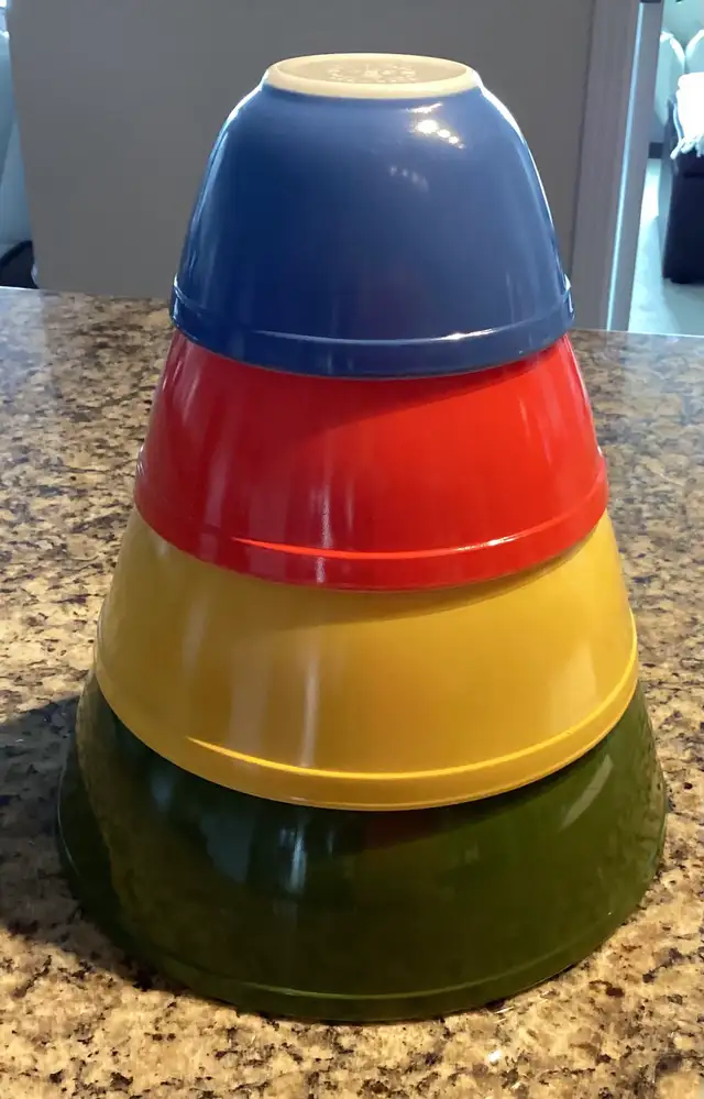 Pyrex Bowls