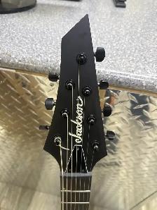 Jackson JS22-7 Dinky 7 String Guitar - Photo 2