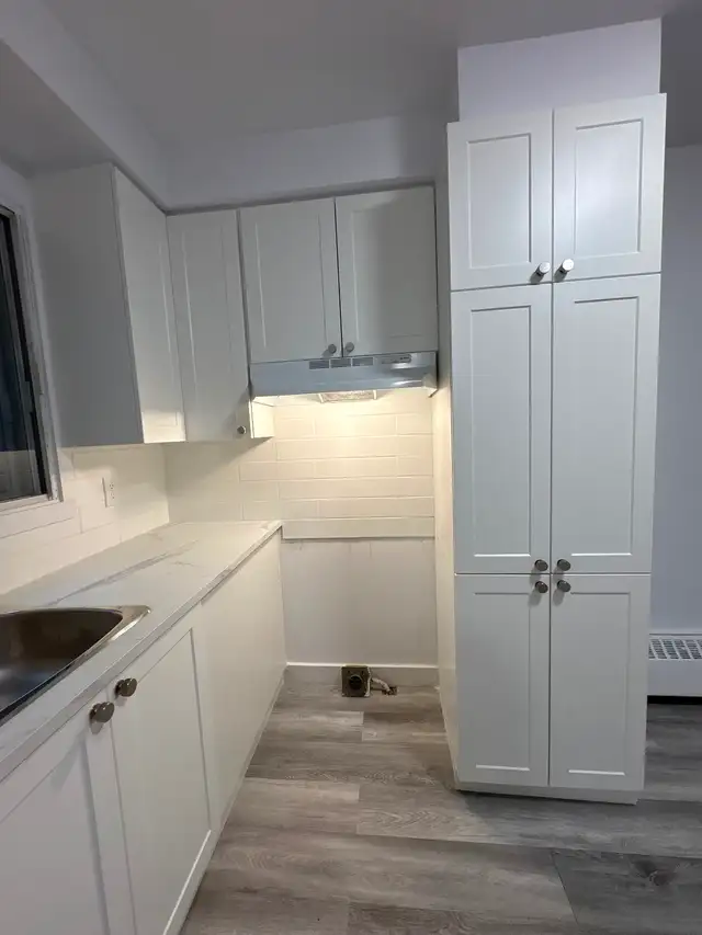 Rosemont, 4 1/2 ,Renove au Complet  Chauffage Eau Chaude Inclus