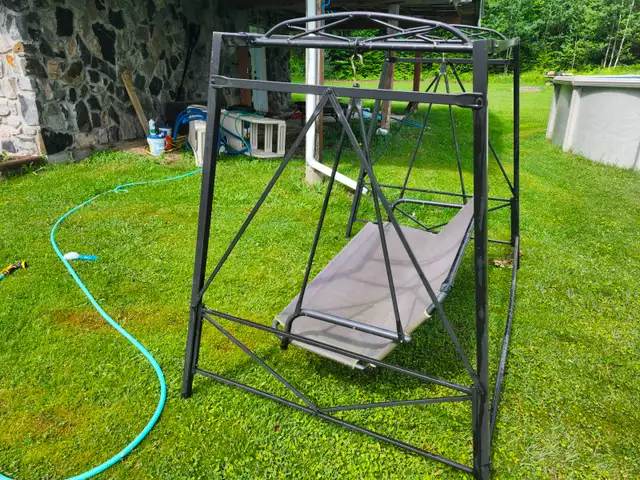 3 seat outdoor/patio swing