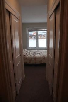 PRIVATE ROOM WITH PRIVATE WASHROOM IN SHARED TOWNHOUSE - Photo 3
