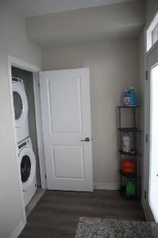 PRIVATE ROOM WITH PRIVATE WASHROOM IN SHARED TOWNHOUSE - Photo 7