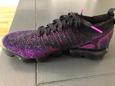 Nike Air VaporMax Flyknit Shoes Women’s Size 7 - Photo 2