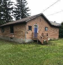 3 Bedroom House for Rent in Rimbey w/Large yard
