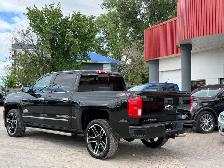 2017 Chevrolet Silverado 1500 High Country Crew Cab 4X4 - Photo 3