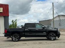 2017 Chevrolet Silverado 1500 High Country Crew Cab 4X4 - Photo 6