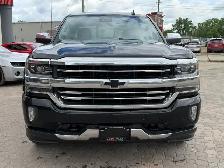 2017 Chevrolet Silverado 1500 High Country Crew Cab 4X4 - Photo 8