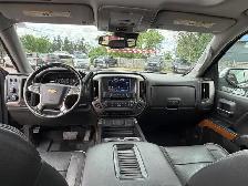 2017 Chevrolet Silverado 1500 High Country Crew Cab 4X4 - Photo 11