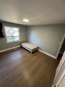 4 Bed 2 WR Mainfloor Rent - Lawrence/Markham - Available NOW - Photo 7