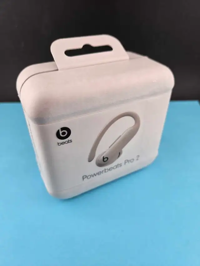 New Powerbeats Pro 2 Quick Sand
