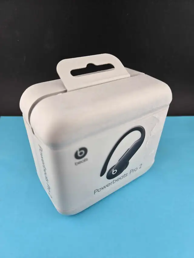 New Powerbeats Pro 2 Black