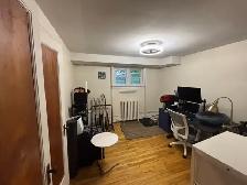 2 Bedroom in triplex for $1900 Aug 1 heat, water, yard - Photo 4