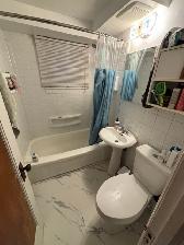 2 Bedroom in triplex for $1900 Aug 1 heat, water, yard - Photo 6