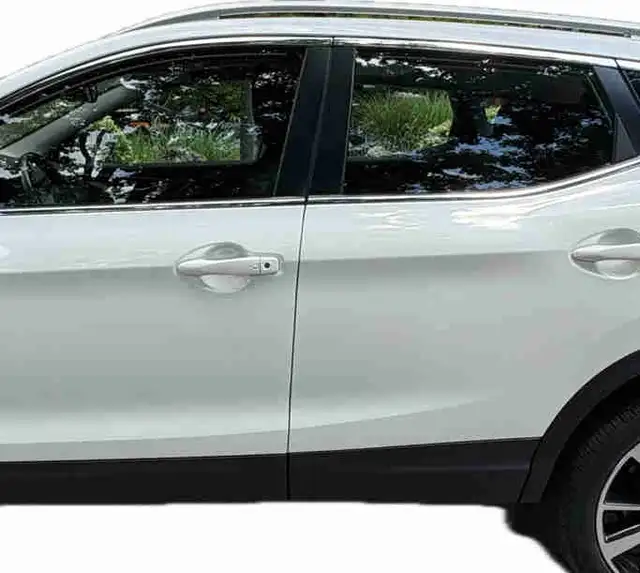 Nissan Qashqai  (2017) SL with platinum package top trim