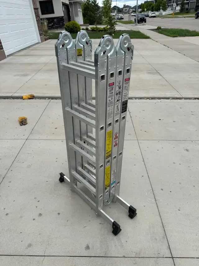 Multi use ladder