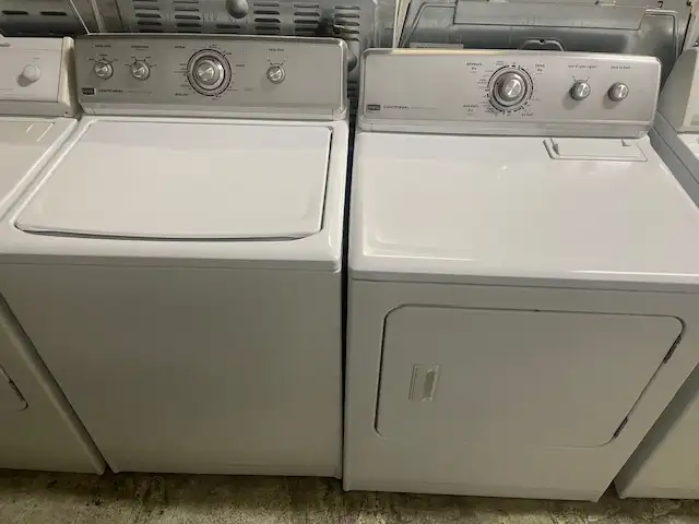 Laveuse sécheuse traditionnelles blanches Maytag