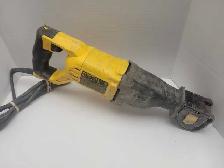 Dewalt DWE305 Reciprocating Saw - Photo 2